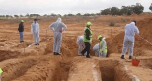 رويترز: تقرير لبعثة تقصى الحقائق الدولية في ليبيا يكشف عن وجود (100) مقبرة في ترهونة يرجح أن تكون مقابر جماعية