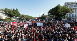 احتجاجات ضد الرئيس التونسي في ذكرى الانتفاضة