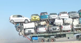 آلاف السيارات المستوردة تعبر الواحات يوميا إلى السوق الإفريقية